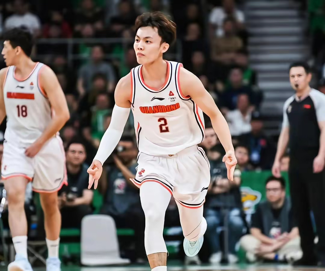 包含国际比赛日CBA季后赛传出新动向,广东宏远止住颓势,管理层表态:赛场秩序良好,赛季目标并未改变的词条 包含国际比赛日CBA季后赛传出新动向,广东宏远止住颓势,管理层表态:赛场秩序良好,赛季目标并未改变的词条