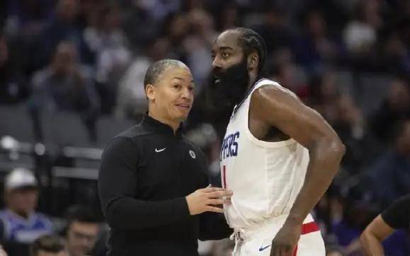 关于国际比赛日社区盾传出新动向，埃因霍温外线爆发，管理层表态：球迷炸锅，球队文化再被提及的信息