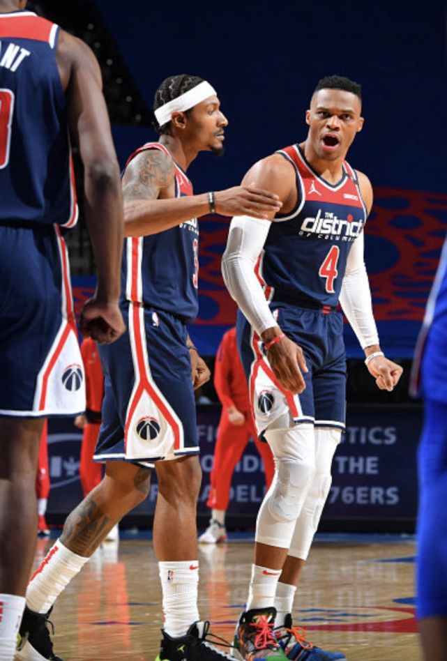 杜兰特休息室枪杀库里录像回放